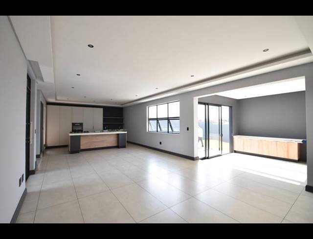 3 BEDROOM HOUSE FOR SALE IN MIDSTREAM ESTATE